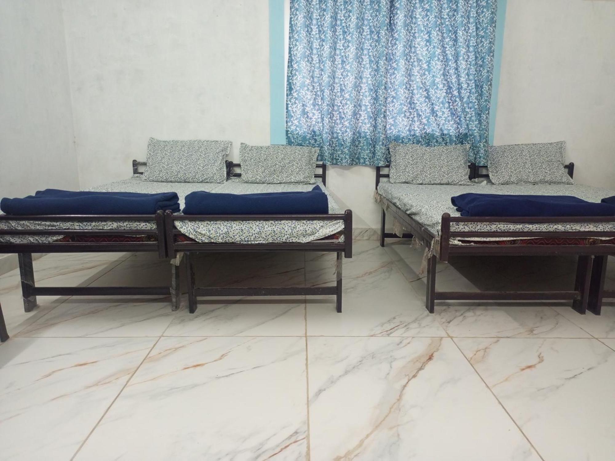 White House Only Family * Dwarka (Gujarat)