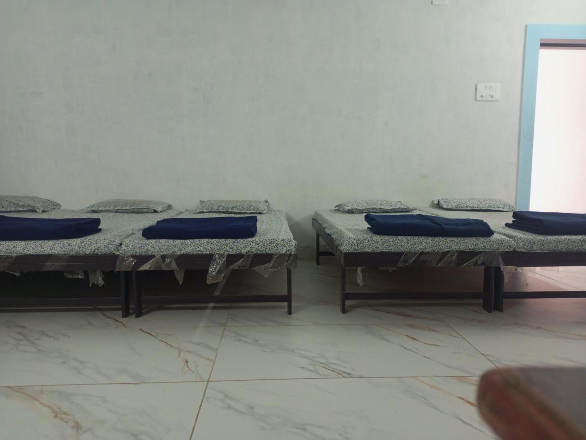 White House Only Family * Dwarka (Gujarat)
